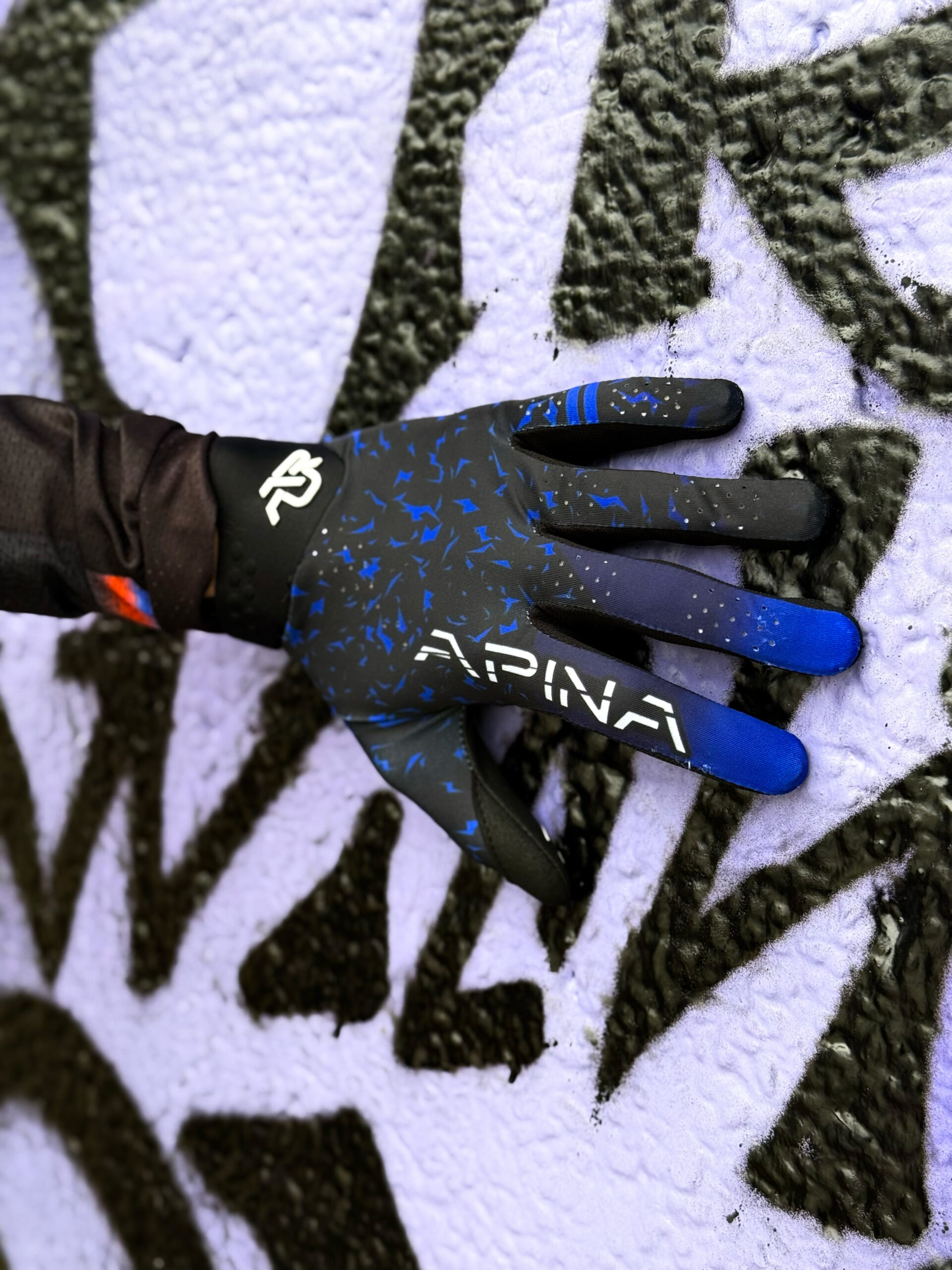 Apina Gloves Preview 2